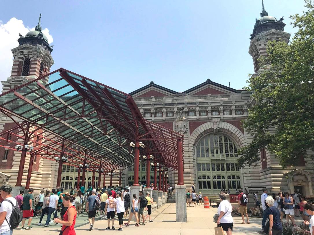 38764093_647193342346229_3345652495631253504_n